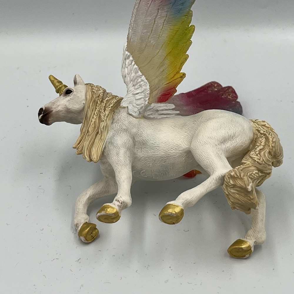 Schleich Winged Rainbow Unicorn Figurine Gold Mane Tail Collector Piece 5.5" - Picture 9 of 14